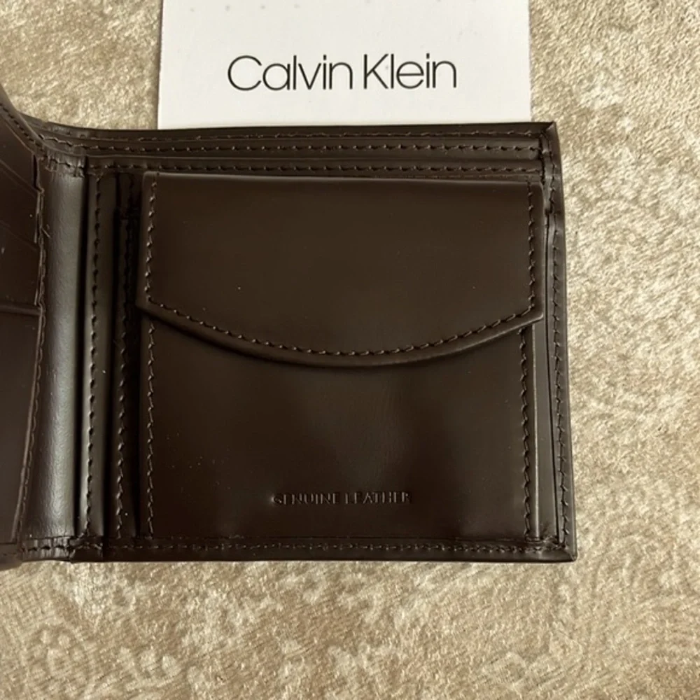Brand New Calvin Klein Genuine Leather Brown Bifold Men’s Wallet RFID Protection